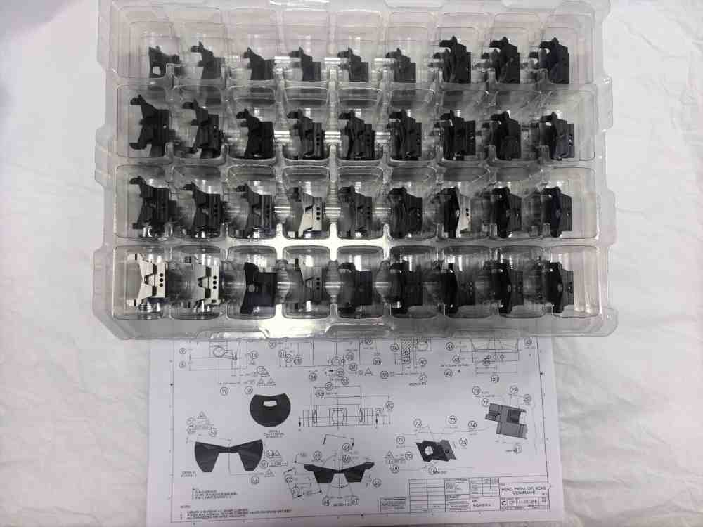 Molding plastic parts